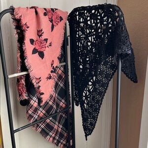 2 Triangle Shaped Shawls for Women